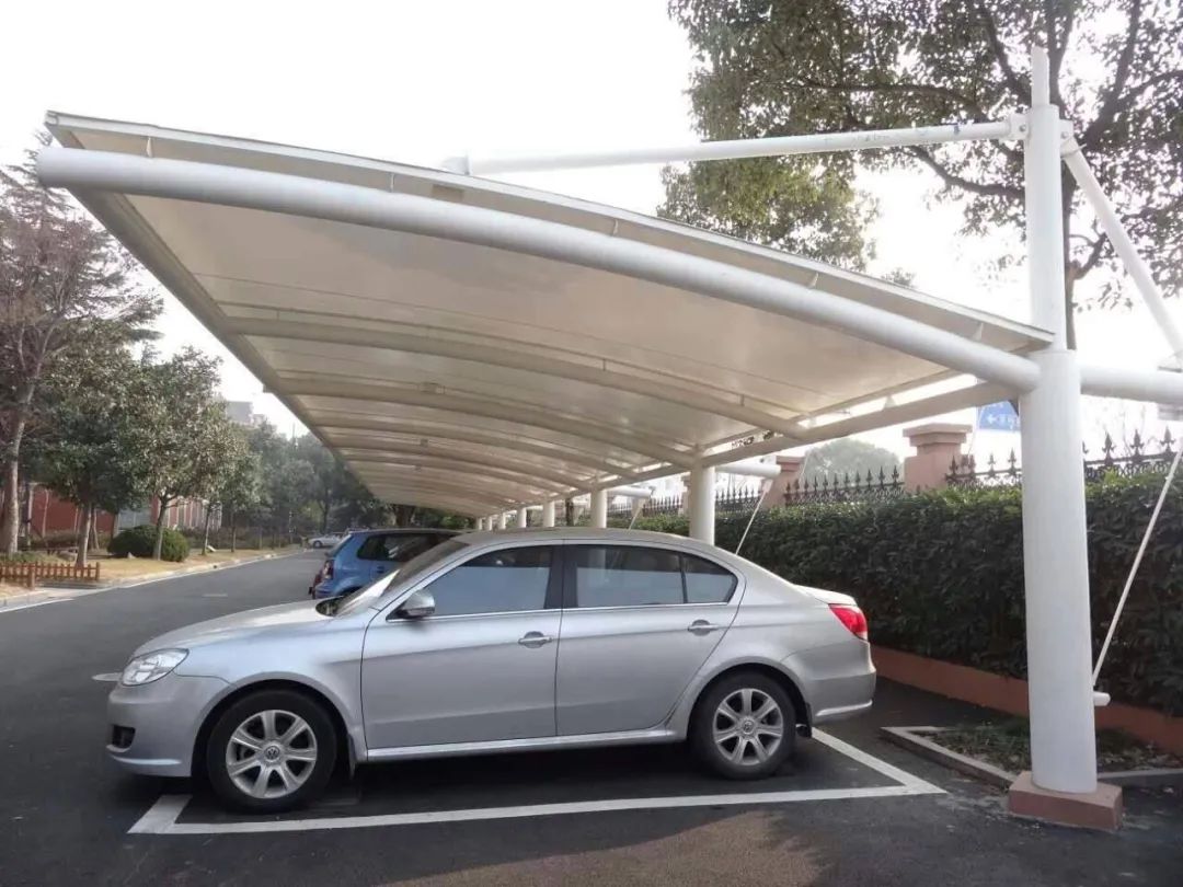 一個膜結構車棚大概多少錢